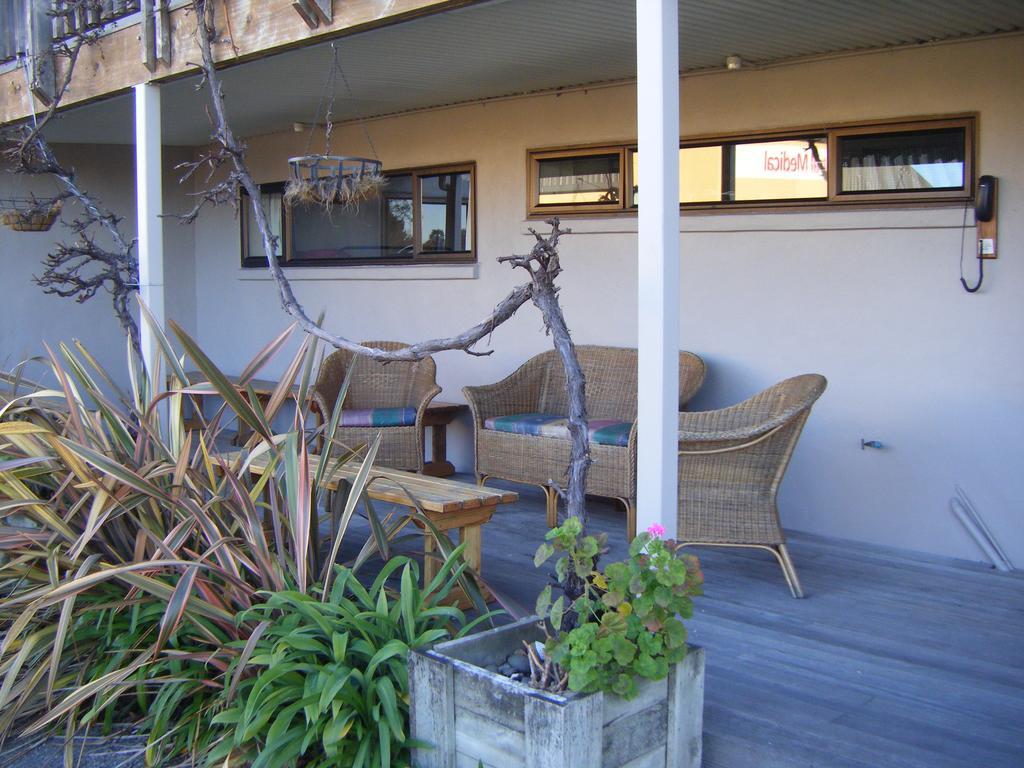 แฮตทริคลอดจ์ Hostel Motueka ภายนอก รูปภาพ