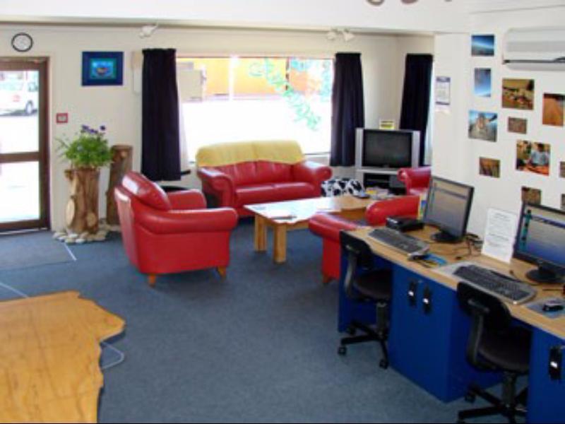 แฮตทริคลอดจ์ Hostel Motueka ภายนอก รูปภาพ